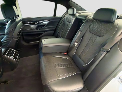 Used 2019 BMW 740i w/ Executive Package image 21