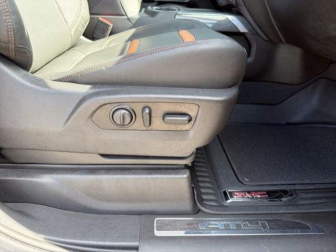 Used 2021 GMC Sierra 1500 AT4 w/ AT4 Value Package image 17