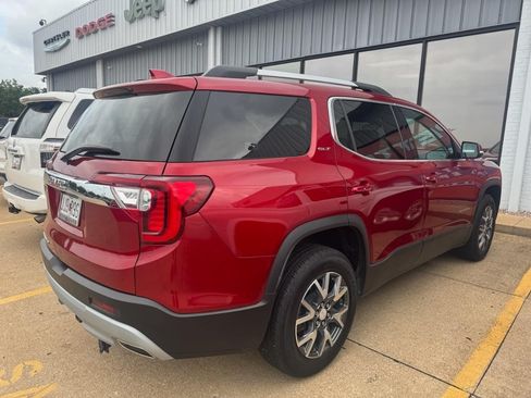 Used 2023 GMC Acadia SLT FWD image 4
