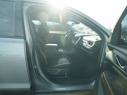 Used 2023 GMC Acadia SLE w/ Driver Convenience Package image 20