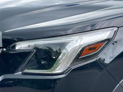 Used 2023 Subaru Forester Premium AWD/4WD image 9
