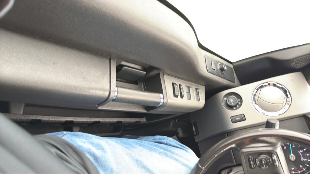 Used 2012 Ford F350 Lariat w/ Chrome Pkg AWD/4WD image 17