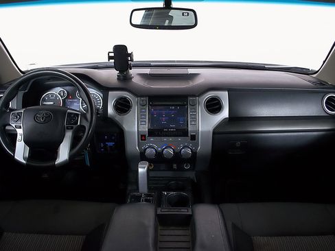 Used 2016 Toyota Tundra SR5 w/ SR5 Upgrade Package RWD image 21