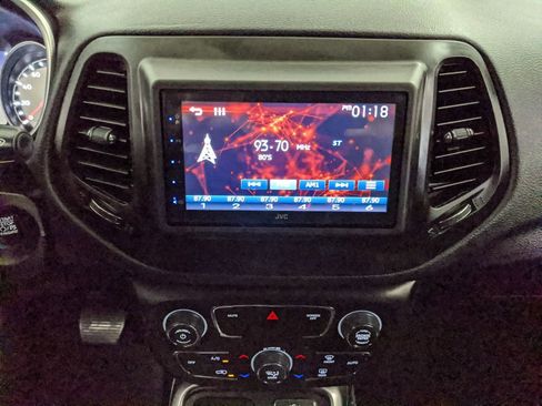 Used 2021 Jeep Compass Latitude w/ Convenience Group AWD/4WD image 9