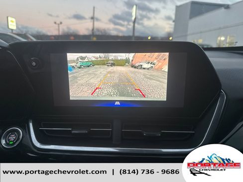 Used 2024 Chevrolet Trax RS w/ Sunroof Package FWD image 22