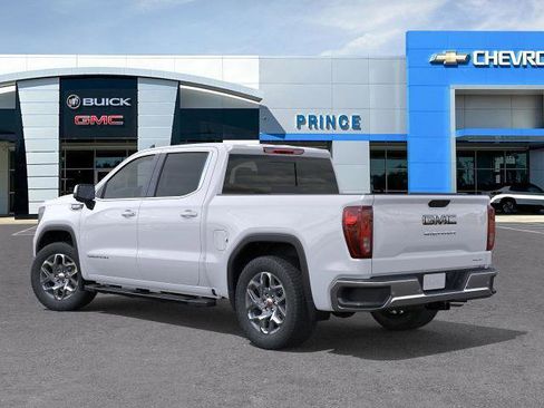 New 2026 GMC Sierra 1500 SLE image 3