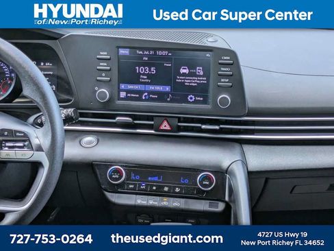 Certified 2023 Hyundai Elantra SEL w/ Preferred Accessory Package FWD image 17