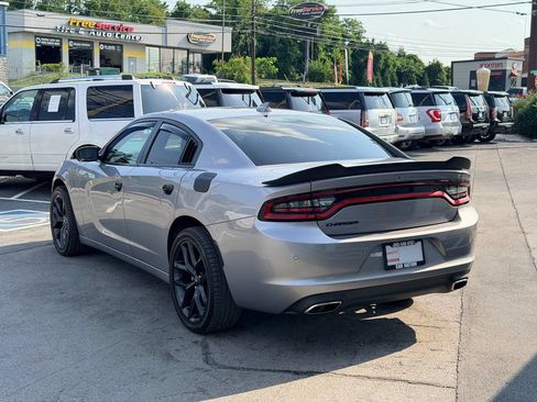 Used 2017 Dodge Charger SXT w/ Driver Confidence Group AWD/4WD image 4