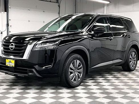 Used 2024 Nissan Pathfinder S image 10