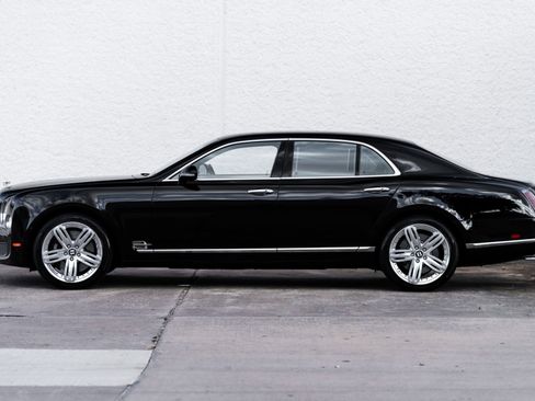 Used 2015 Bentley Mulsanne image 13