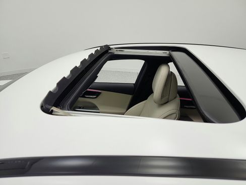 Certified 2023 Mercedes-Benz C 300 4MATIC Sedan image 11