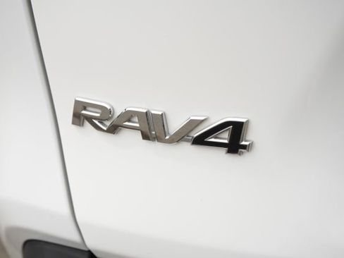 Used 2023 Toyota RAV4 LE AWD/4WD image 14