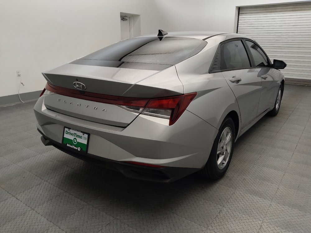 Used 2021 Hyundai Elantra SE FWD image 9