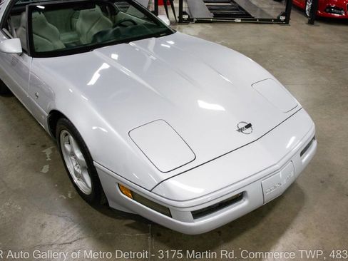 Used 1996 Chevrolet Corvette Coupe RWD image 14