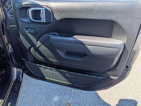 New 2025 Jeep Gladiator Sport image 25