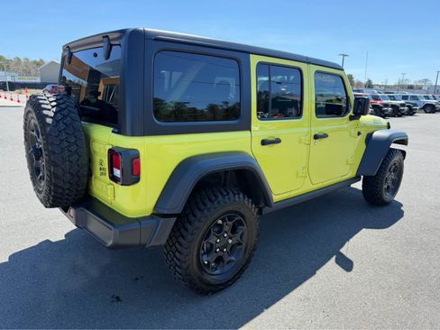 Used 2023 Jeep Wrangler Unlimited w/ Cold Weather Group AWD/4WD image 10