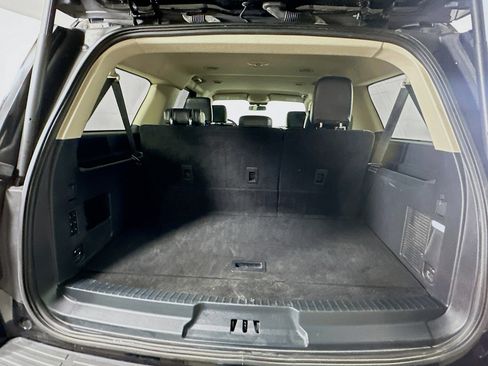 Used 2024 Ford Expedition Max XLT image 30
