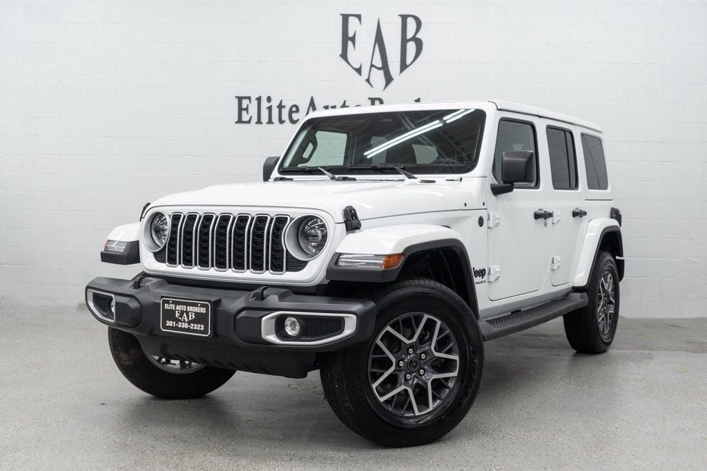Used 2026 Jeep Wrangler Unlimited Sahara AWD/4WD image 1
