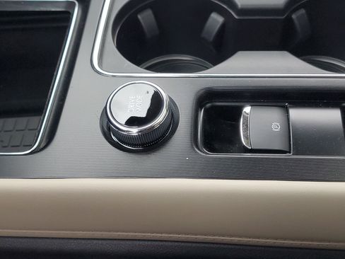 New 2026 Lincoln Corsair Premiere image 23