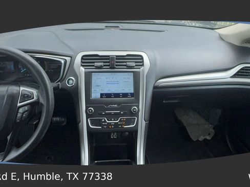 Used 2020 Ford Fusion SE FWD image 9