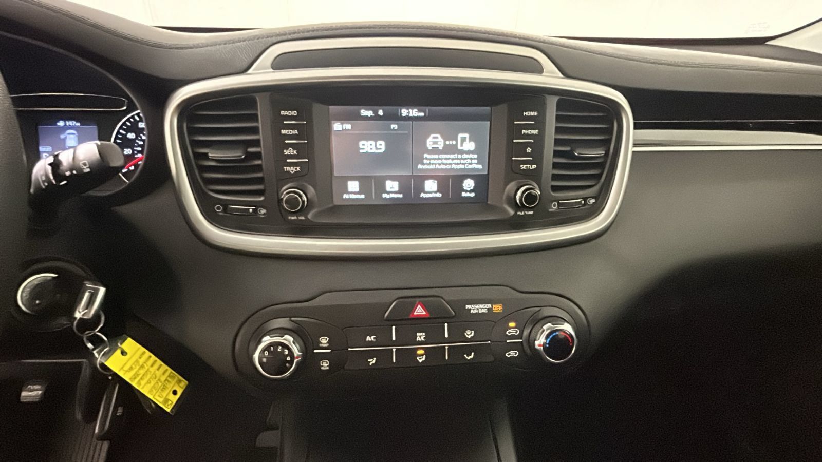 Used 2020 Kia Sorento AWD V6 image 27