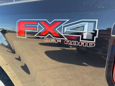 Used 2019 Ford F250 Lariat w/ Lariat Ultimate Package image 9