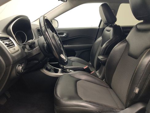 Used 2018 Jeep Compass Latitude AWD/4WD image 17