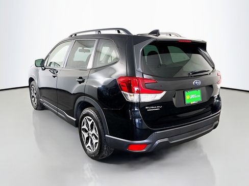 Used 2023 Subaru Forester Premium image 7