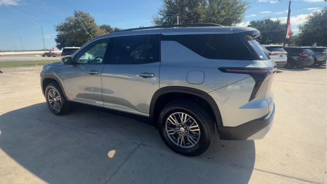 Used 2026 Chevrolet Traverse LT w/ Driver Confidence Package FWD image 6