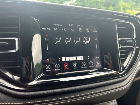 Used 2021 Dodge Durango SXT image 24