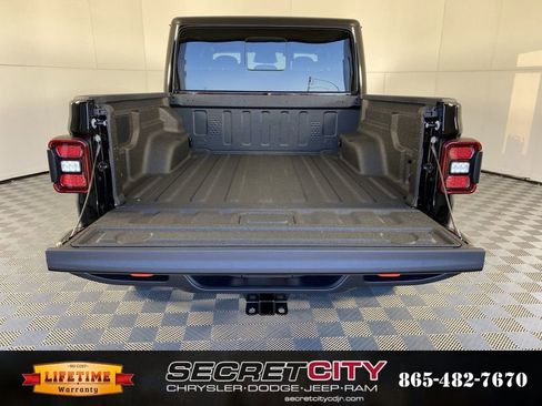 New 2026 Jeep Gladiator Mojave image 32