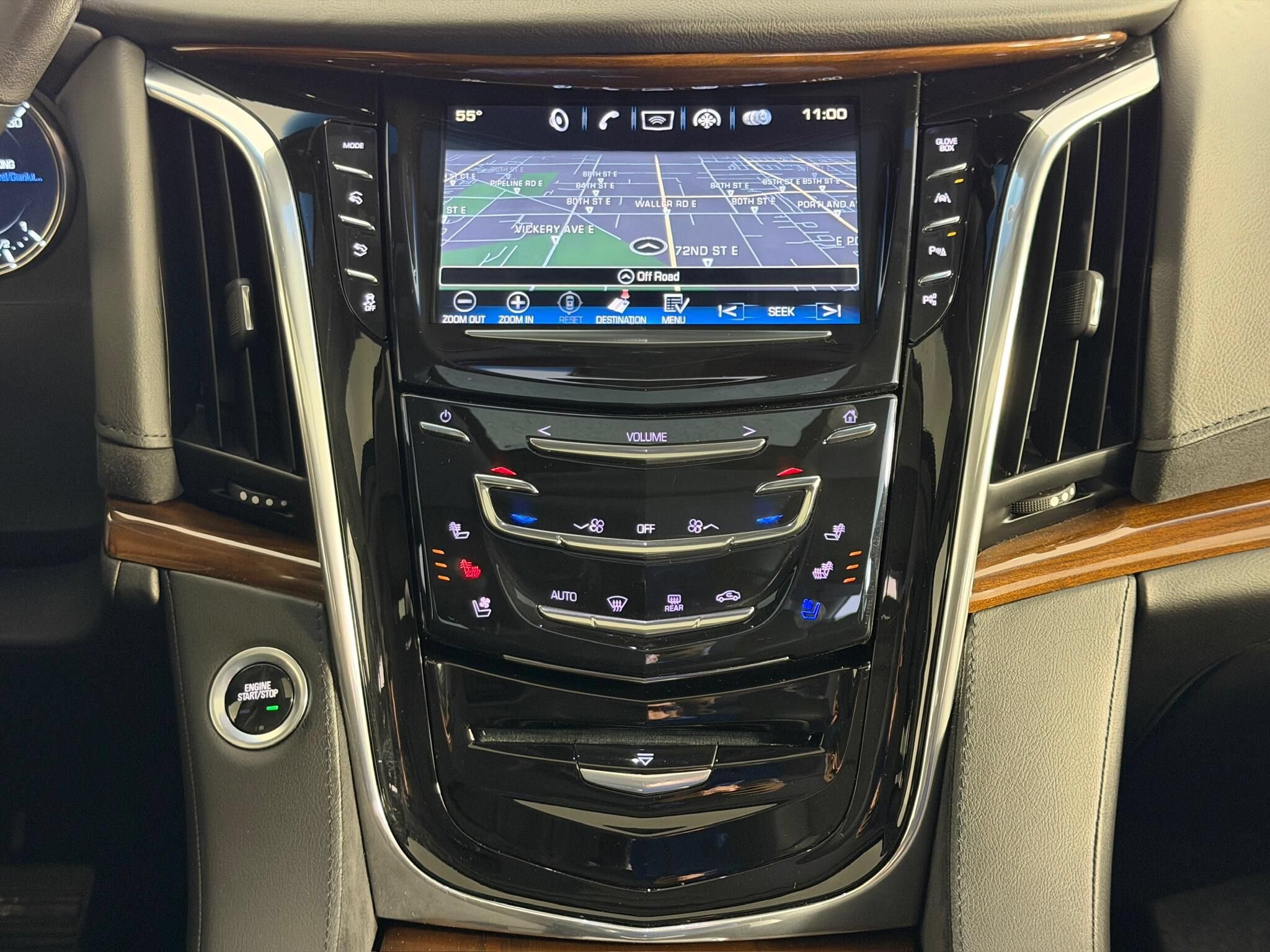 Used 2019 Cadillac Escalade Premium Luxury AWD/4WD image 13