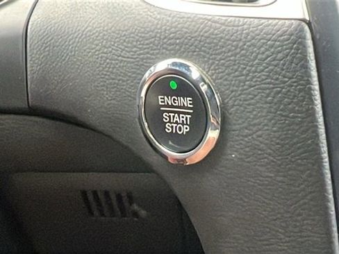 Used 2024 Ford Edge SEL image 26