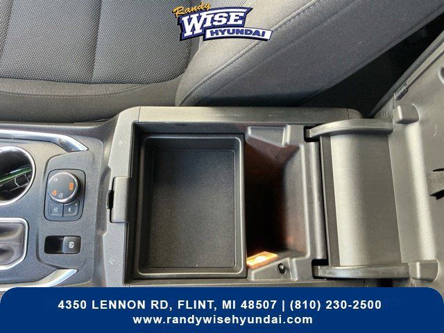 Used 2024 Chevrolet Traverse LT w/ Midnight/Sport Edition AWD/4WD image 27