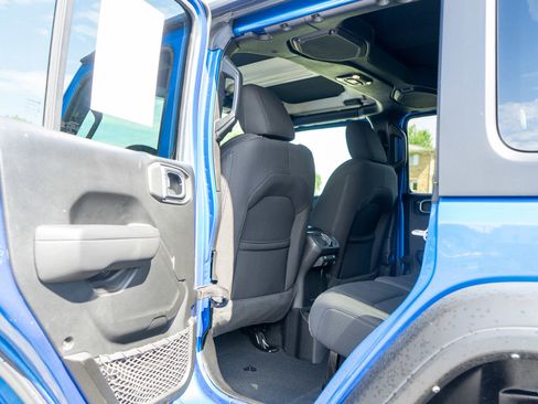Used 2022 Jeep Wrangler Unlimited Sport AWD/4WD image 27