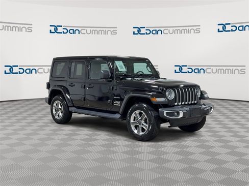 Used 2020 Jeep Wrangler Unlimited Sahara image 2