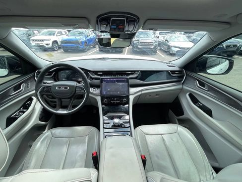 Used 2023 Jeep Grand Cherokee L Overland AWD/4WD image 19