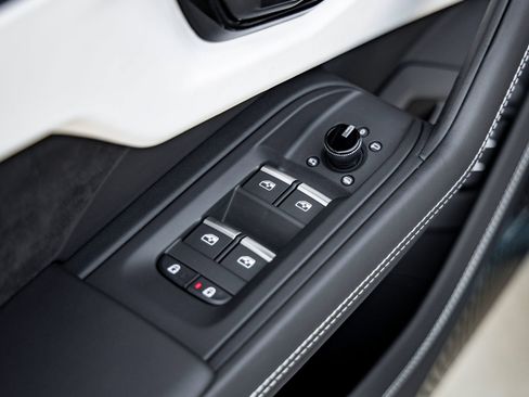 Used 2024 Lamborghini Urus S AWD/4WD image 21