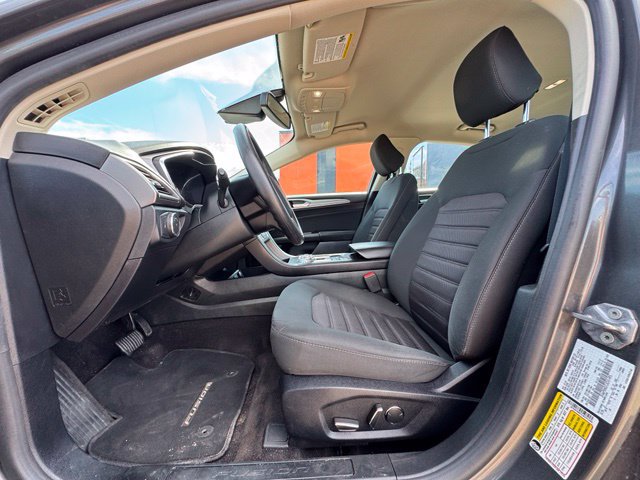 Used 2020 Ford Fusion SE FWD image 10