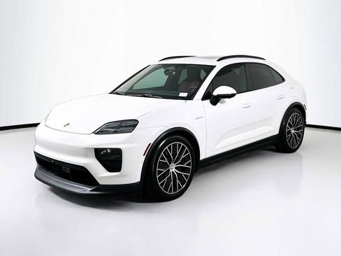 Certified 2025 Porsche Macan 4S Electric image 1