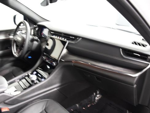 Used 2023 Jeep Grand Cherokee Overland image 19
