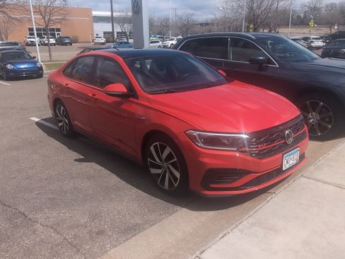 Used 2019 Volkswagen Jetta GLI Autobahn FWD image 4