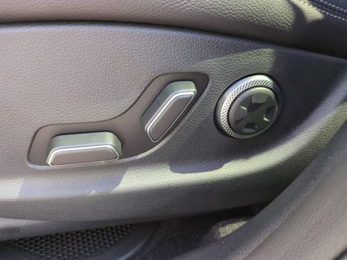 New 2026 Genesis GV70 2.5T Advanced AWD/4WD image 16