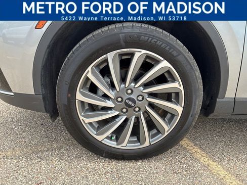 Used 2023 Lincoln Corsair Reserve AWD/4WD image 37