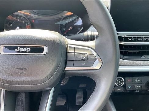 Used 2024 Jeep Compass Latitude AWD/4WD image 12