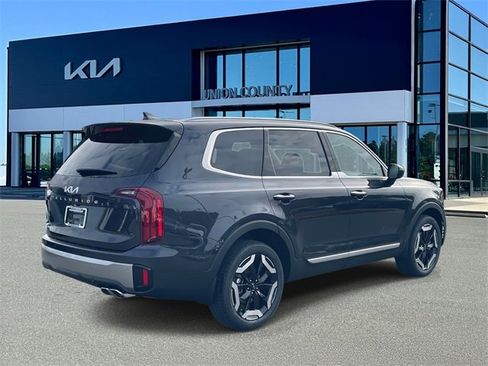 New 2025 Kia Telluride S image 11
