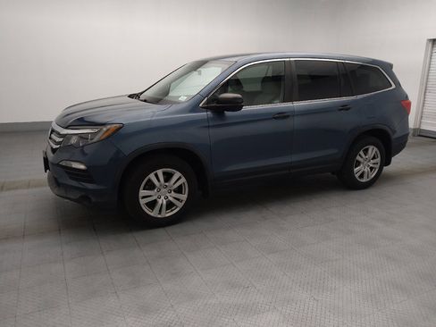 Used 2017 Honda Pilot LX image 2