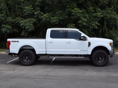 Used 2019 Ford F250 Lariat w/ Lariat Value Package AWD/4WD image 10