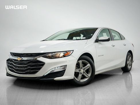 Used 2022 Chevrolet Malibu LT FWD image 1