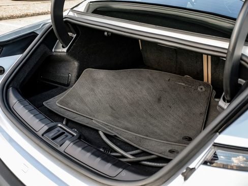 Used 2022 Porsche Taycan image 54